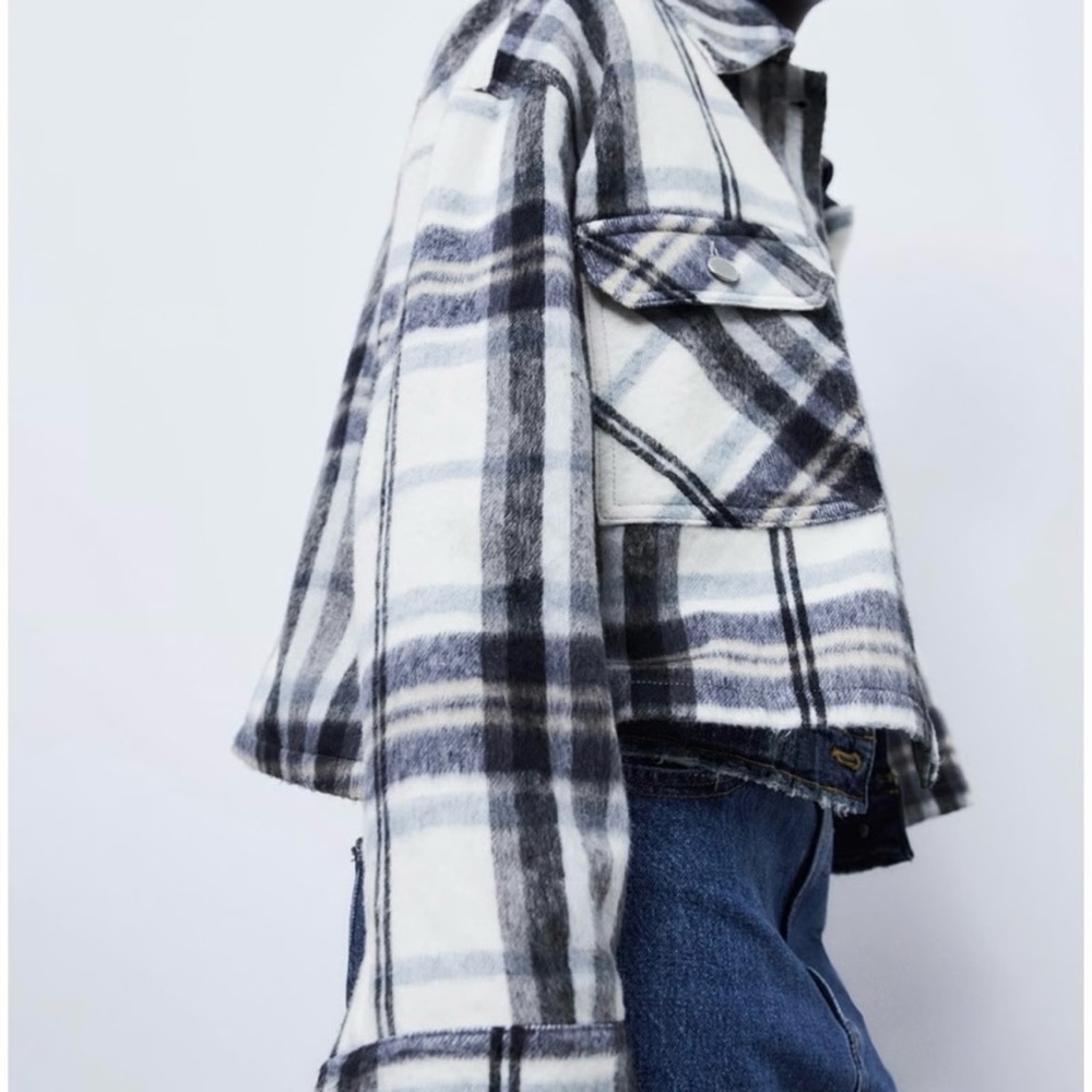Zara navy and white cropped plaid soft jacket shacket flannel fleece